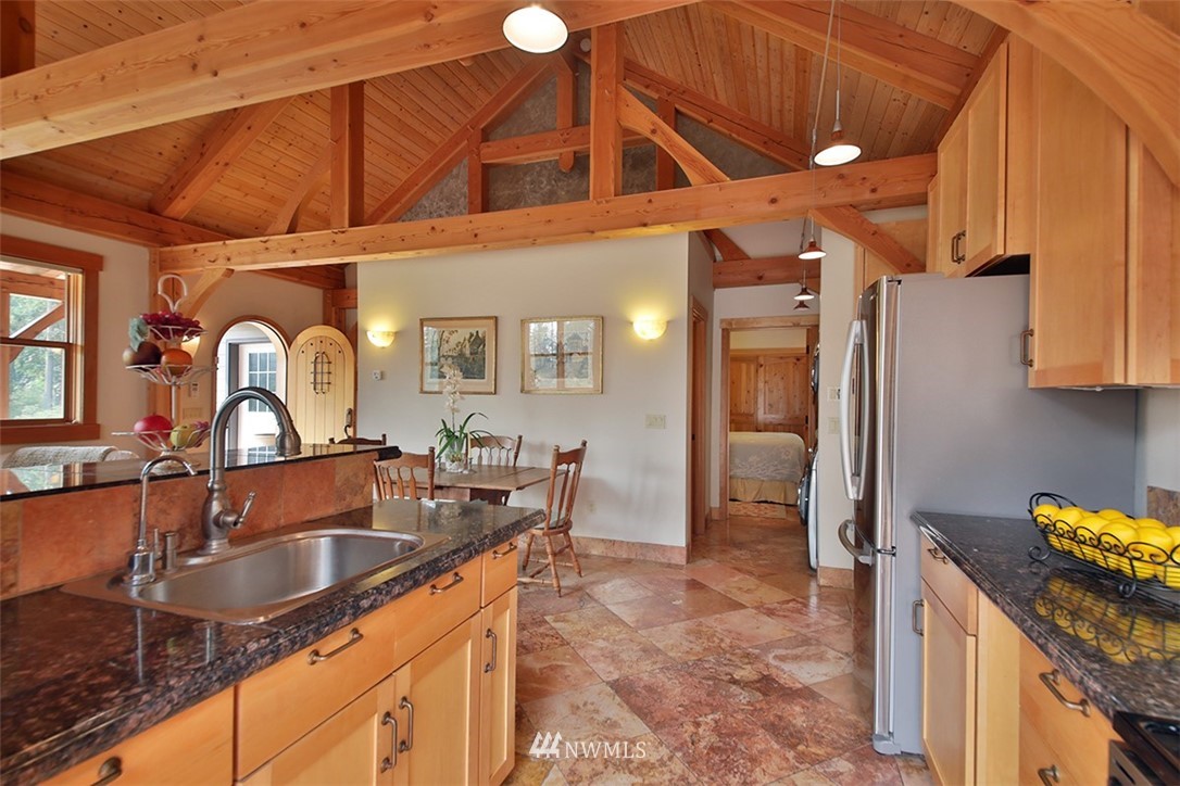 629 East Bush Point Road Freeland, WA 98249 - Photo 8 of 24 Gallery Image 8