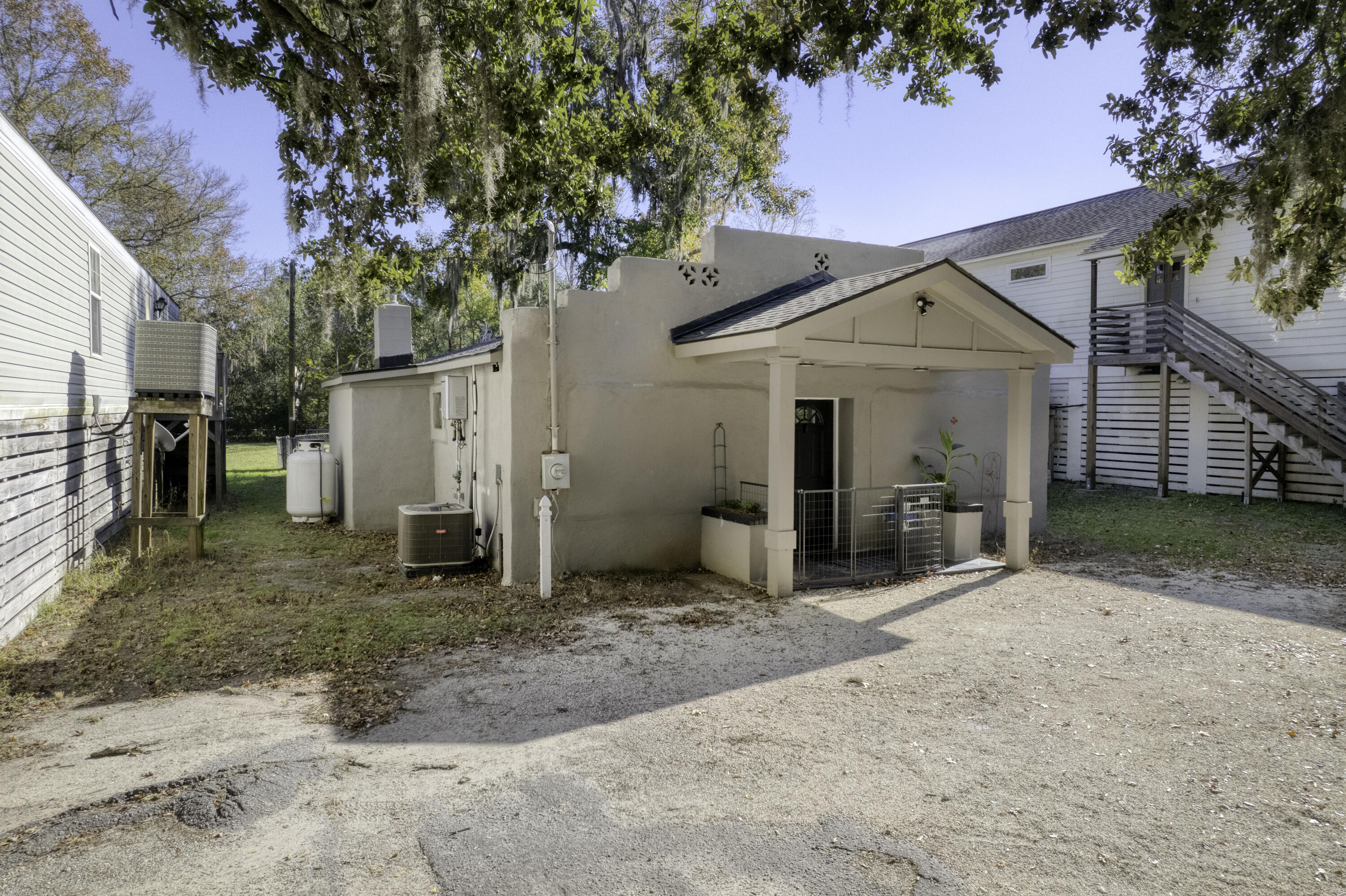 1977 Central Park Road Charleston, SC 29412 - Photo 8 of 10 Front House