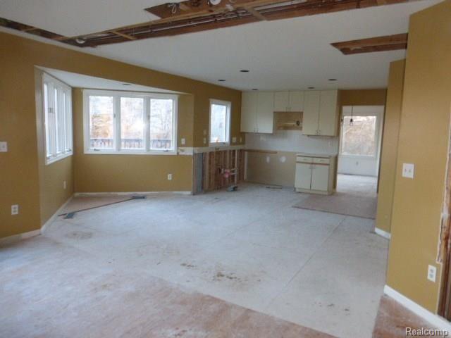 413 Joslyn Road Lake Orion, MI 48362 - Photo 9 of 24 2015-12-07 15.55