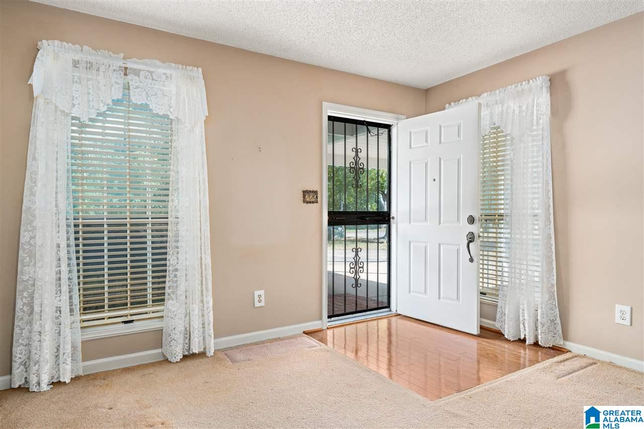 1824 Oakleaf Lane Birmingham, AL 35215 - Photo 5 of 20
