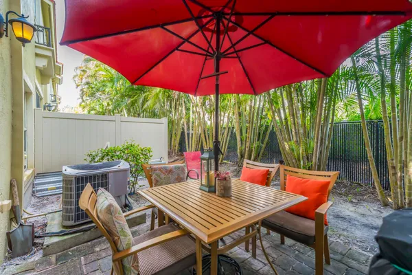 $2,800 | 183 Lake Monterey Circle, Boynton Beach, FL 33426