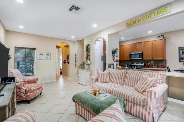 $2,800 | 183 Lake Monterey Circle, Boynton Beach, FL 33426