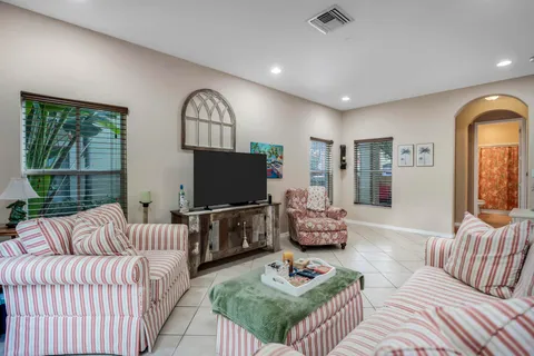 $2,800 | 183 Lake Monterey Circle, Boynton Beach, FL 33426
