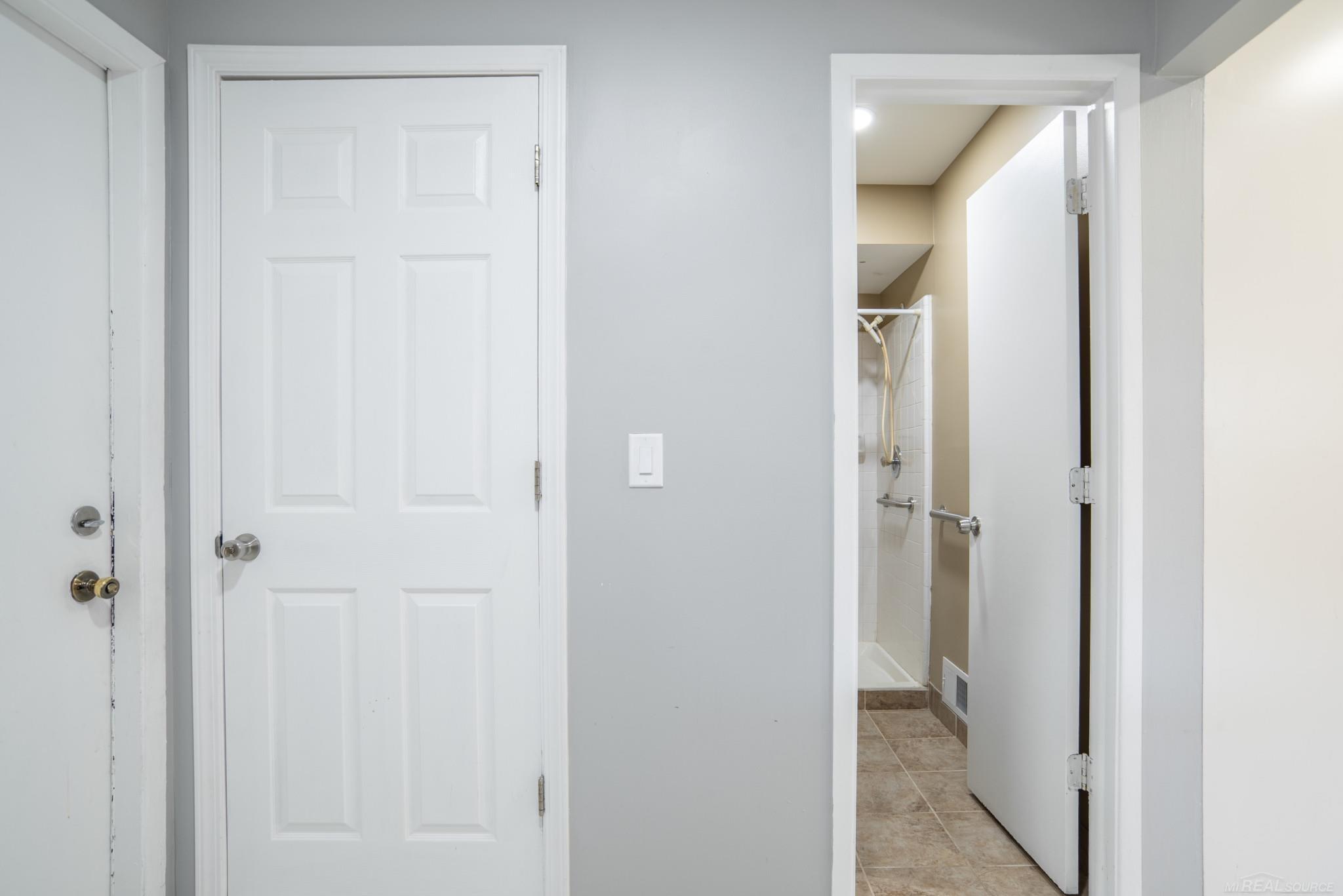 3088 Elmcrest Road Sterling Heights, MI 48310 - Photo 27 of 50 50174668-b2098e82-edff-4280-8e8b-7c68f0d1d8de.JPG