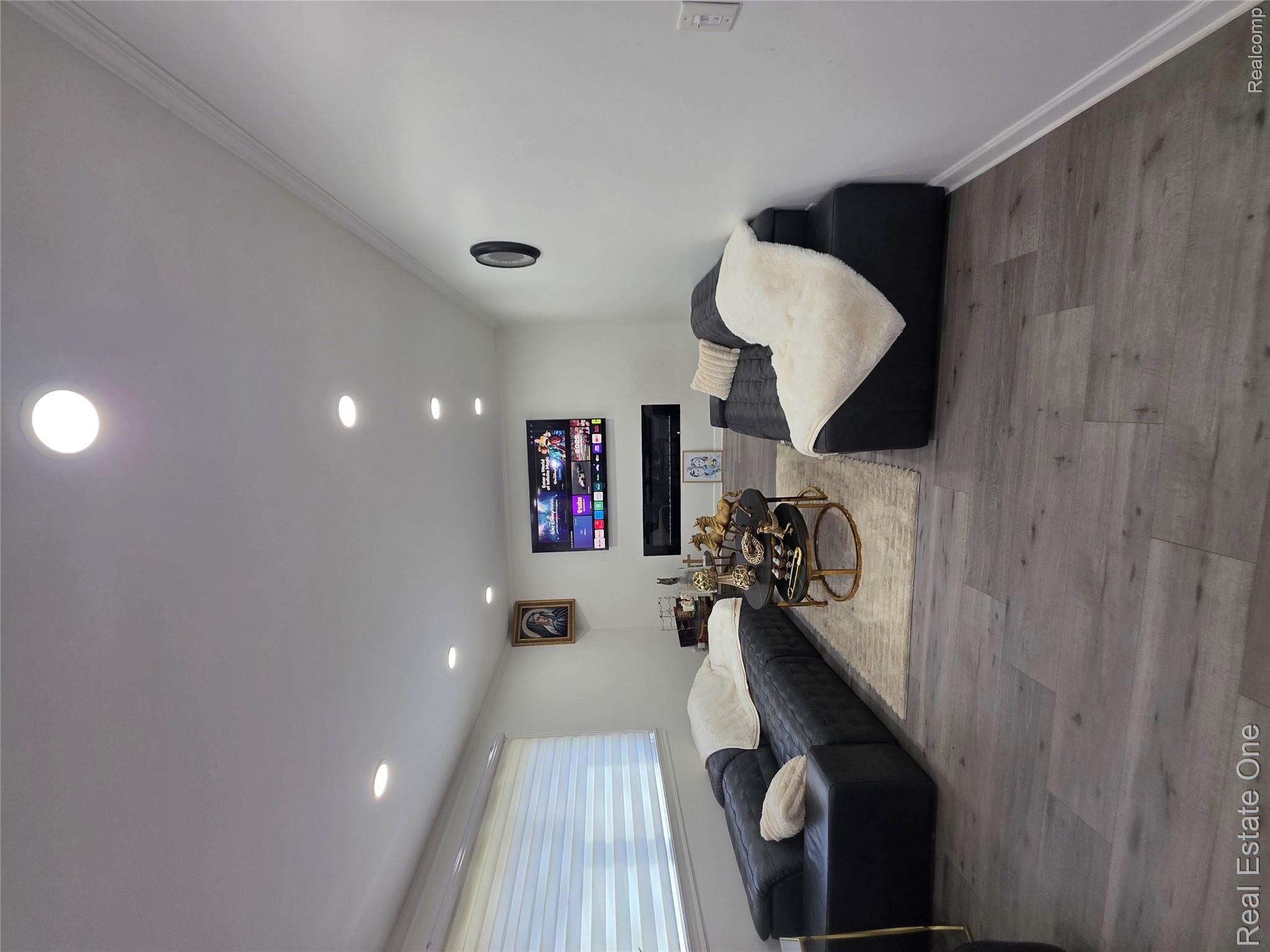 2898 Roundtree Drive Troy, MI 48083 - Photo 15 of 63