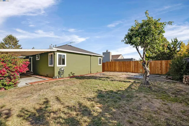 $949,000 | 19077 Gliddon Street, Castro Valley, CA 94546