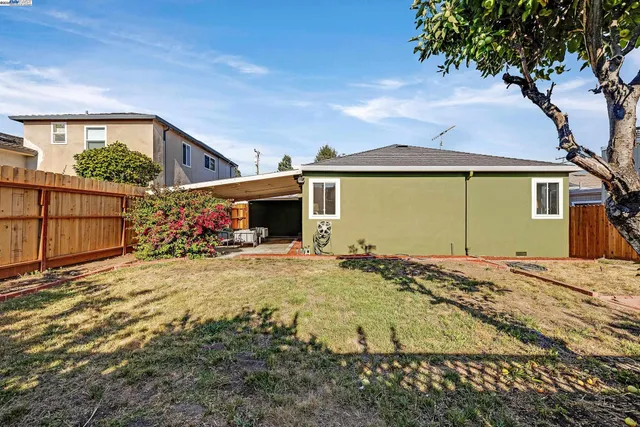 $949,000 | 19077 Gliddon Street, Castro Valley, CA 94546