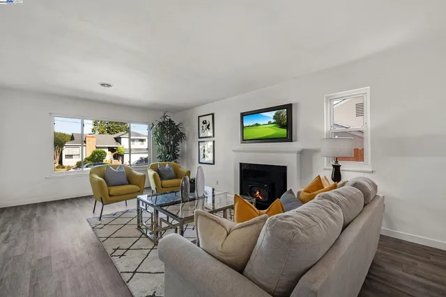 $949,000 | 19077 Gliddon Street, Castro Valley, CA 94546