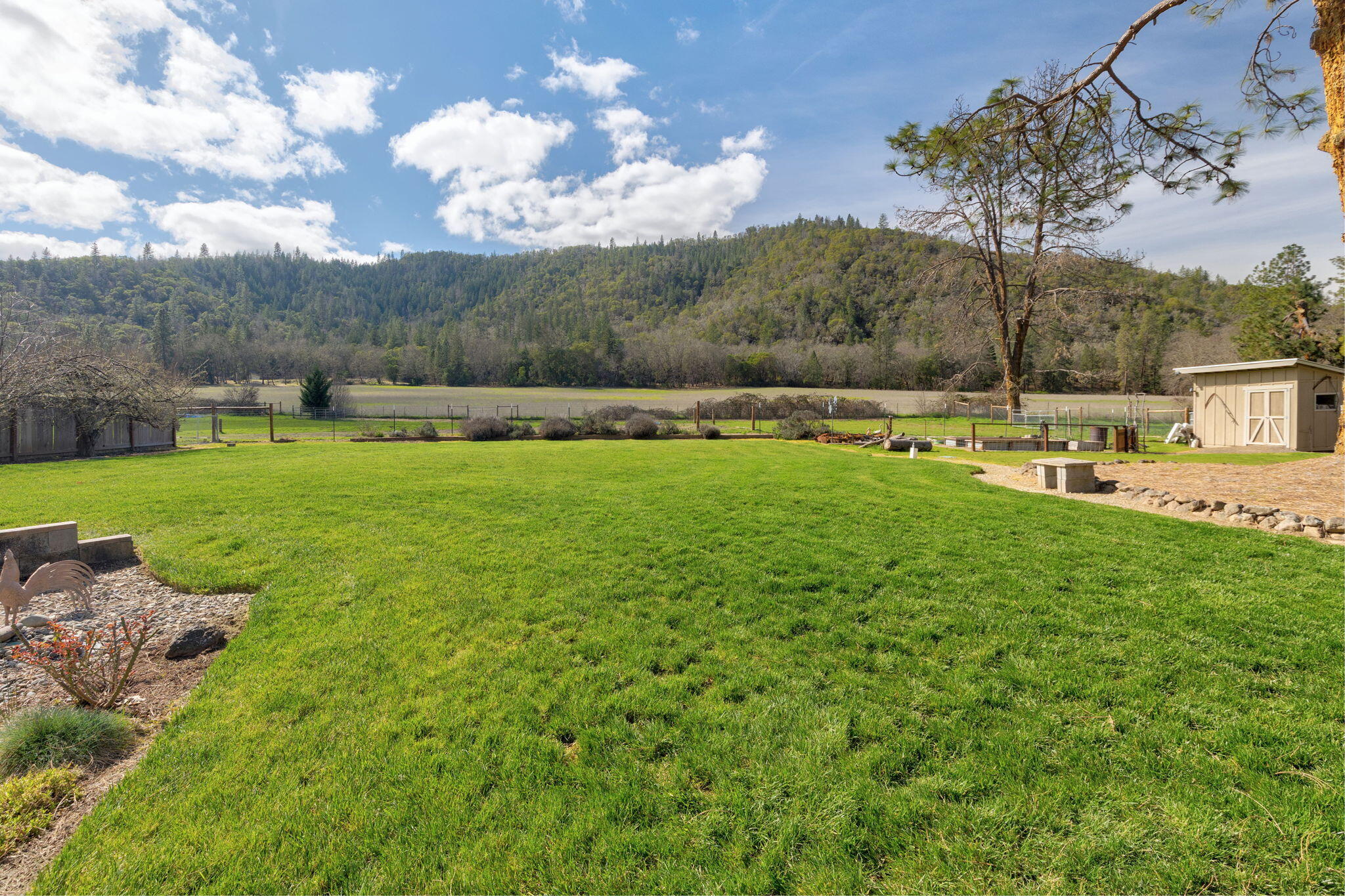 9547 Old Stage Road Central Point, OR 97502 - Photo 24 of 52 24-web-or-mls-9547-old-stage-rd