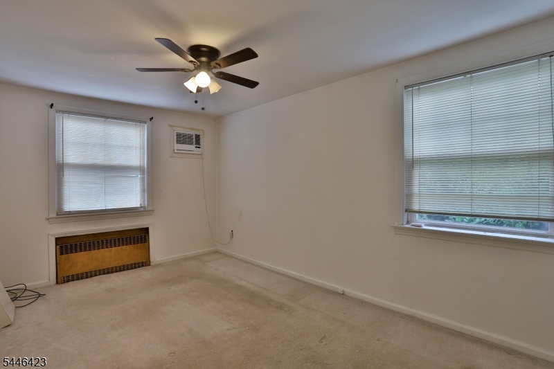 39 Chestnut Street Wallington, NJ 07057 - Photo 20 of 21