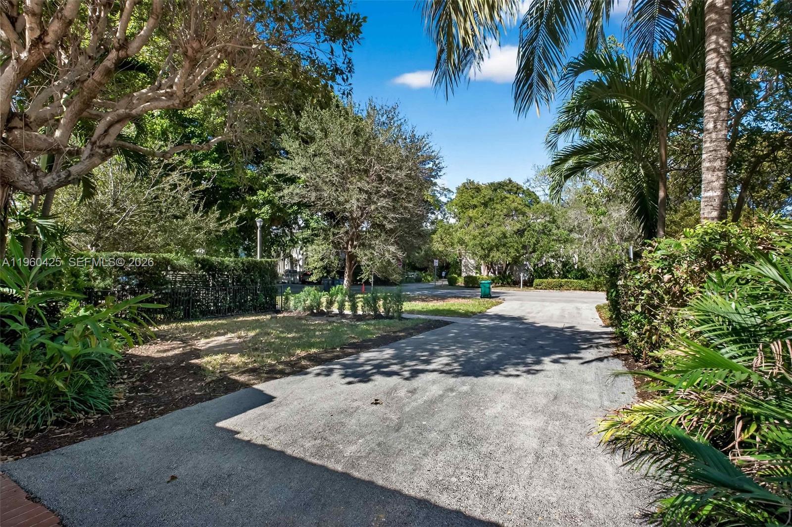 5210 Southwest 72nd Street Miami, FL 33143 - Photo 3 of 26