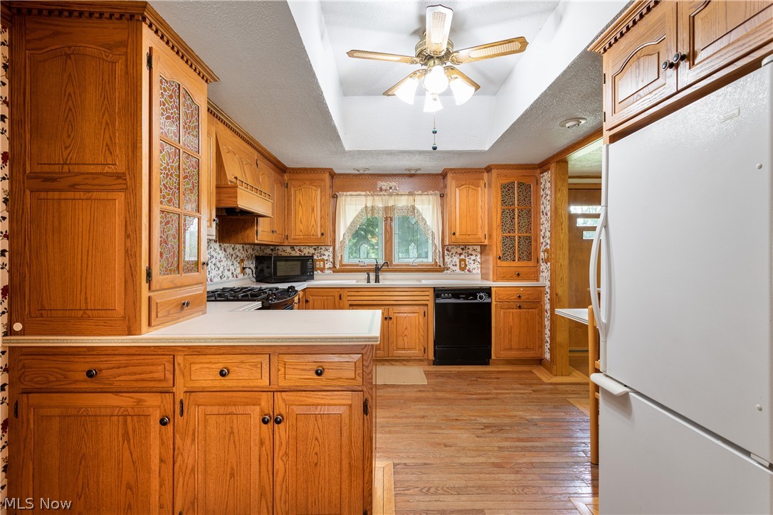 3483 Hemphill Road Barberton, OH 44203 - Photo 6 of 31 Hardwood floors