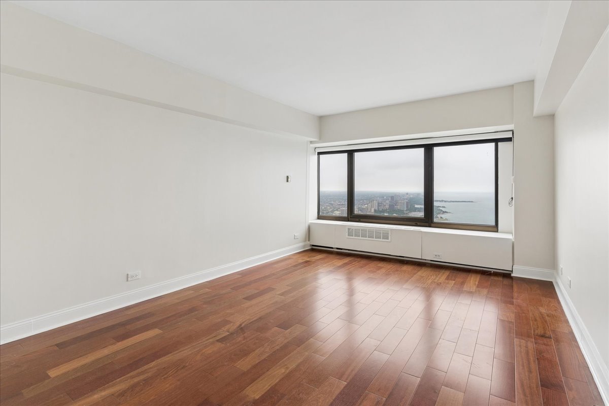 175 East Delaware Place, Unit 8304 Chicago, IL 60611 - Photo 18 of 26