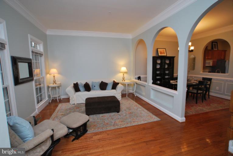 334 Hart Road Gaithersburg, MD 20878 - Photo 18 of 25 Living Room