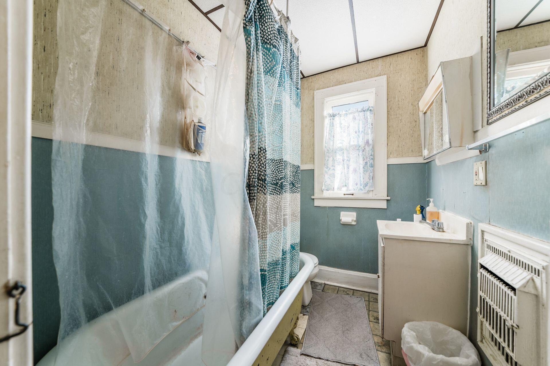 65-67 Crestview Road Columbus, OH 43202 - Photo 41 of 52 017_08ca_L 65 Crestview Rd049