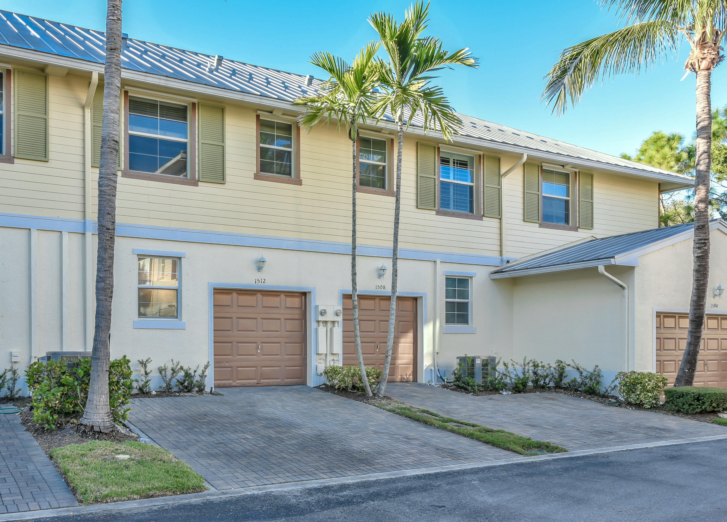 1512 Frederick Small Road Jupiter, FL 33458 - Photo 11 of 15 garage far