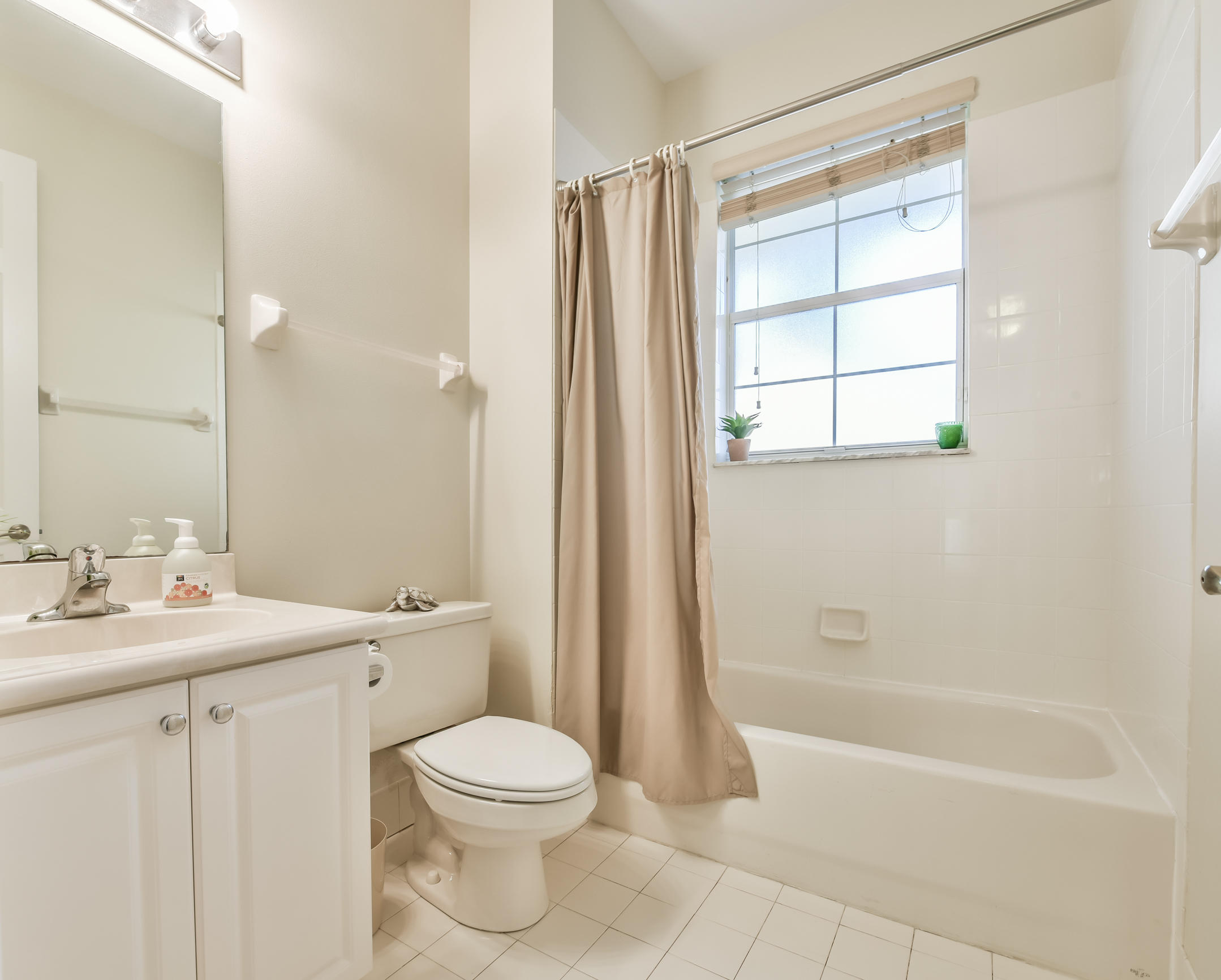1512 Frederick Small Road Jupiter, FL 33458 - Photo 8 of 15 GBath