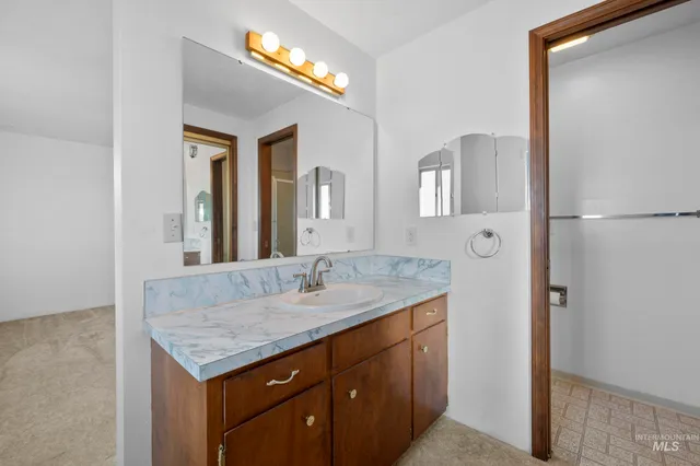 $349,900 | 80 South Heather Drive, Nampa, ID 83651