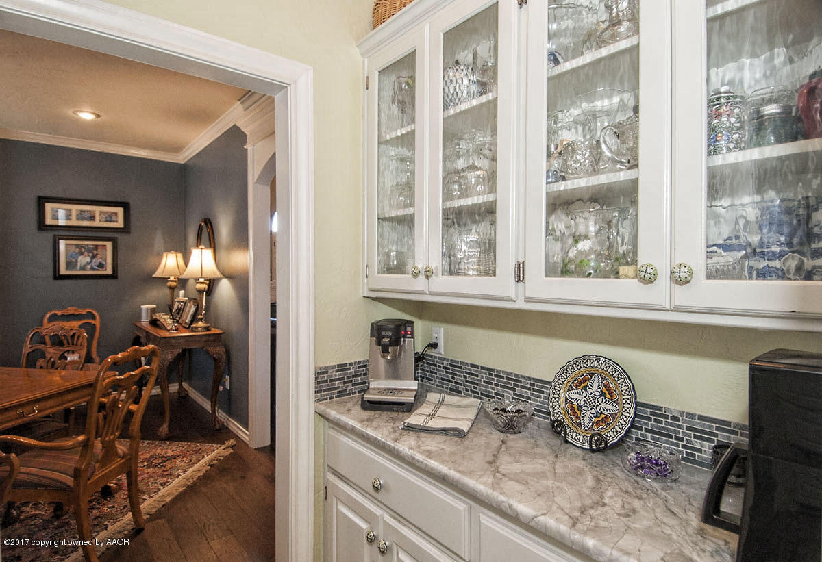 BUTLERS PANTRY