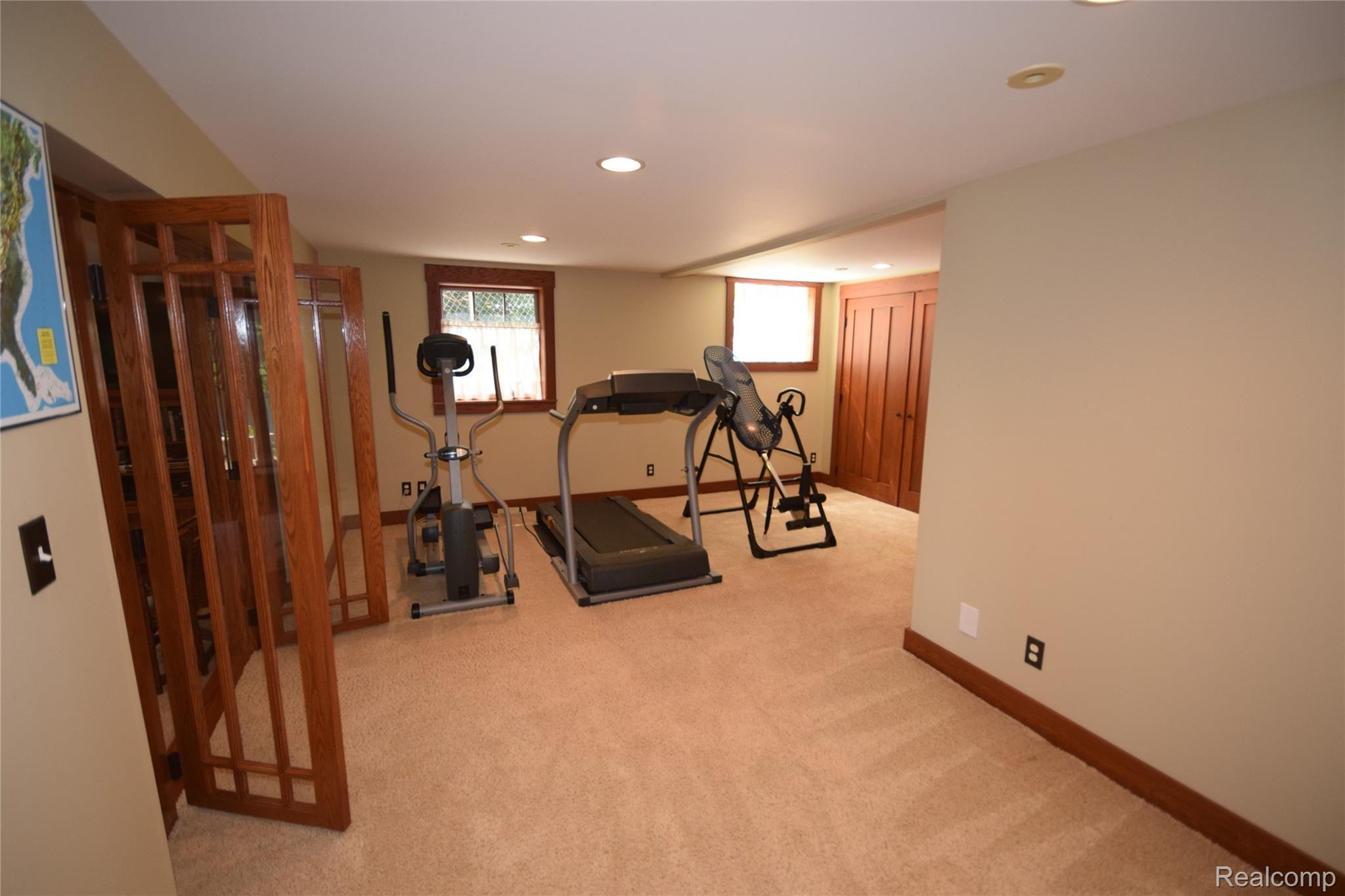 11079 Fenton Road Fenton, MI 48430 - Photo 19 of 37 DSC_0041.JPG