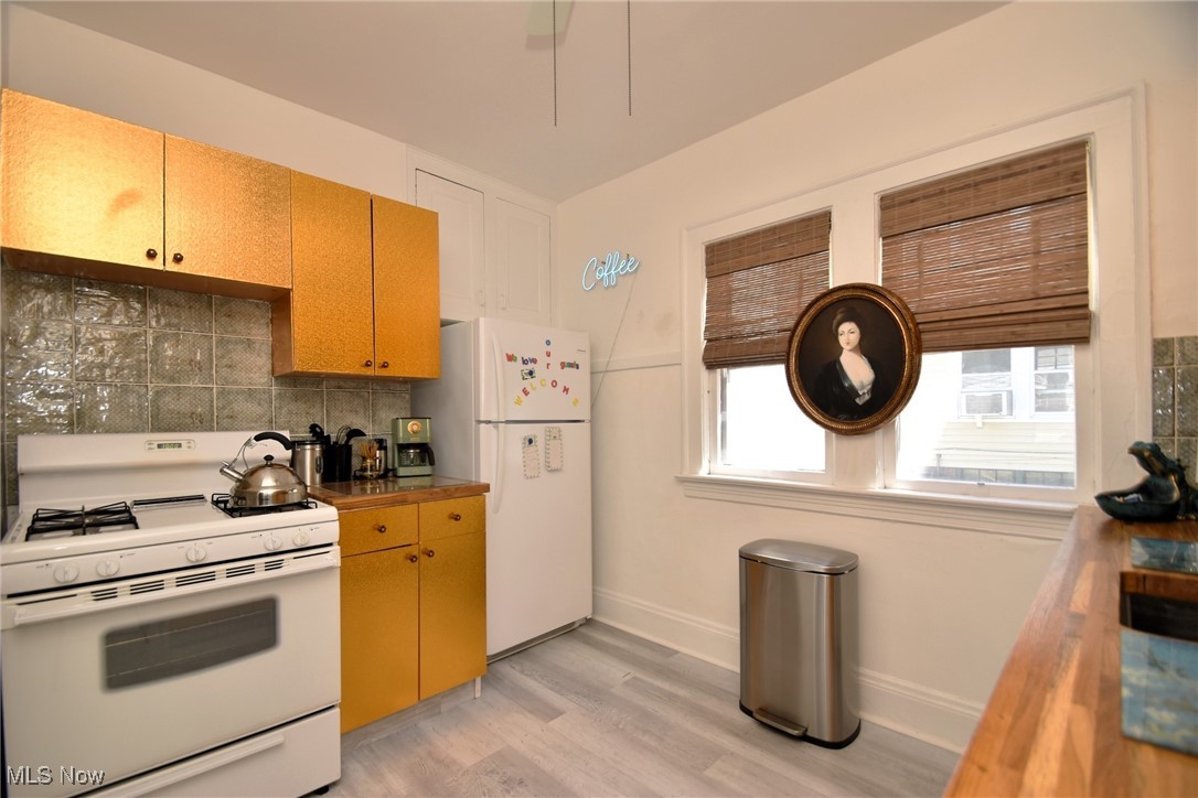 1682 Eddington Road Cleveland, OH 44118 - Photo 12 of 47 Gallery Image 12