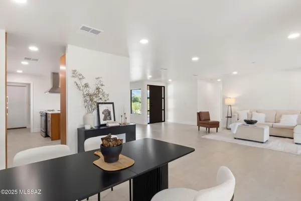 $715,000 | 6401 North Camino Abbey, Tucson, AZ 85718