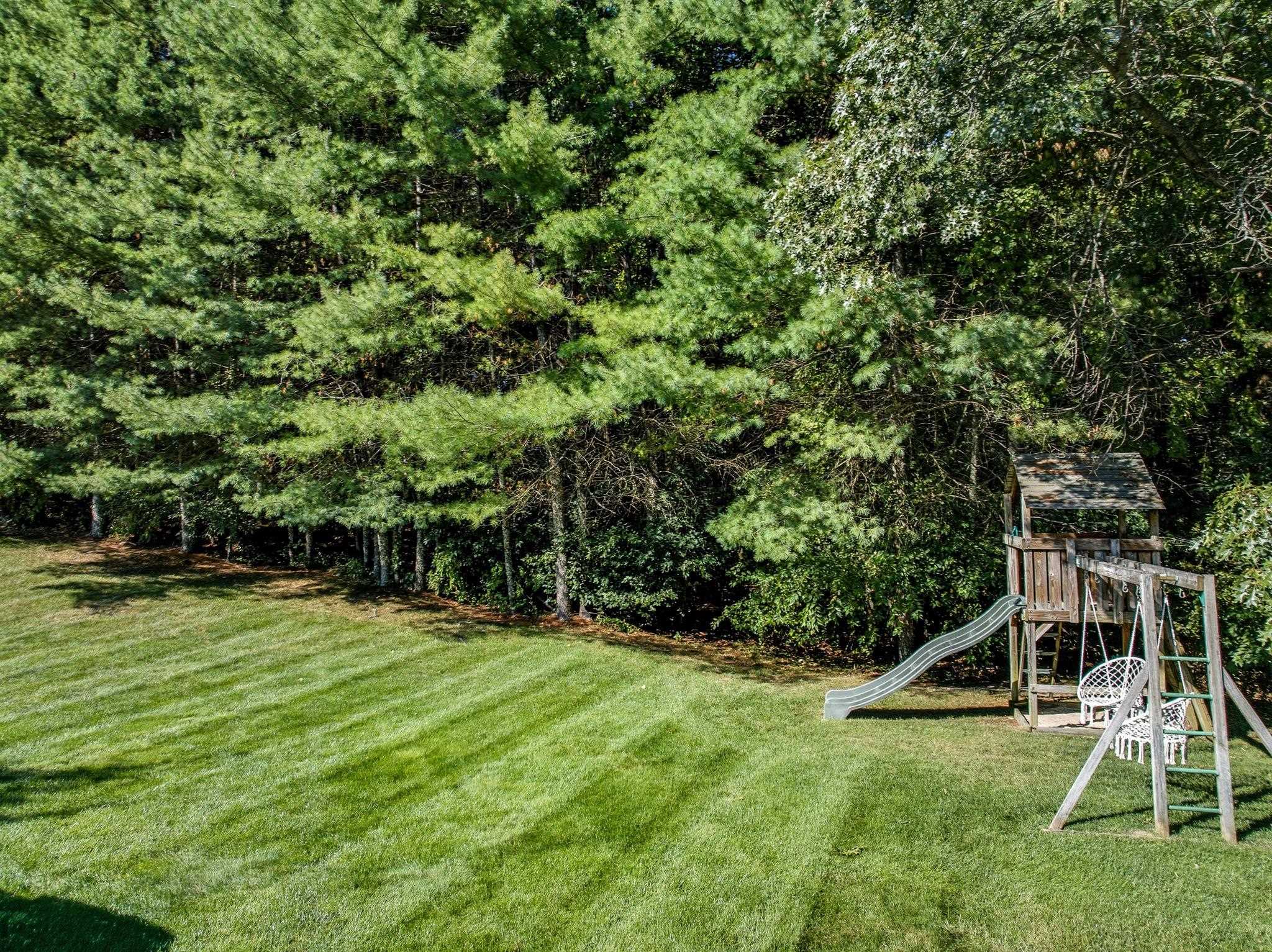 32 Summit Road Bedford, NH 03110 - Photo 34 of 40