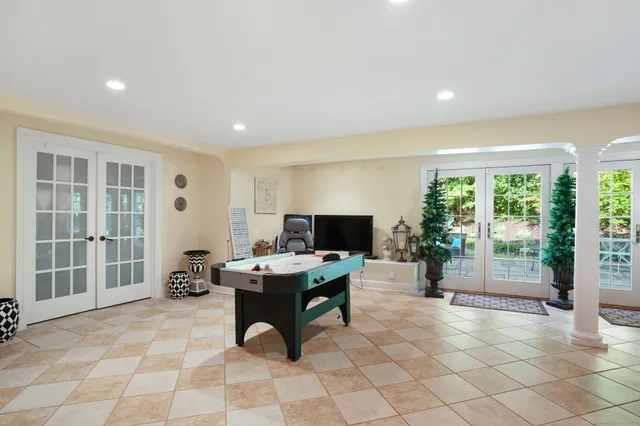 $1,459,000 | 2 Westmoreland Road, Ridgefield, CT 06877