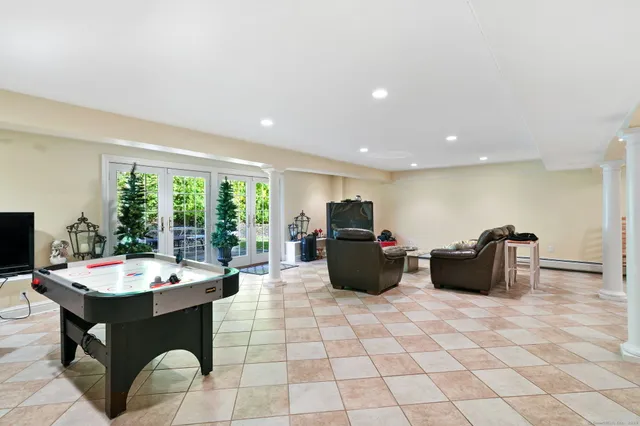 $1,459,000 | 2 Westmoreland Road, Ridgefield, CT 06877