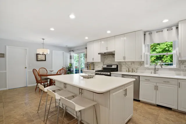 $1,459,000 | 2 Westmoreland Road, Ridgefield, CT 06877