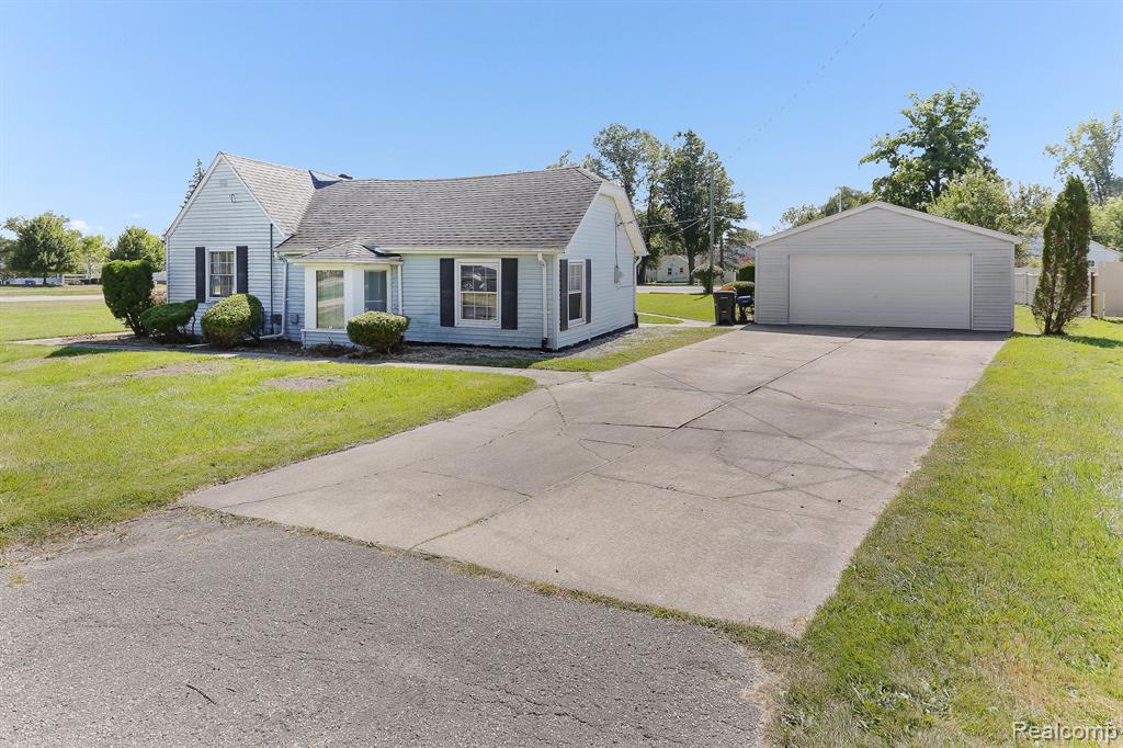 23863 Middlebelt Road Farmington Hills, MI 48336 - Photo 2 of 22