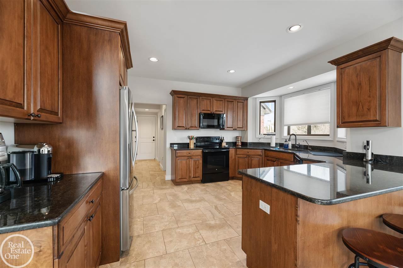 74252 Gould Road Romeo, MI 48065 - Photo 11 of 49 50068028-10.JPG