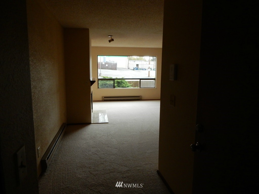 1175 Harrington Place Northeast, Unit 111 Renton, WA 98056 - Photo 2 of 15 Gallery Image 2