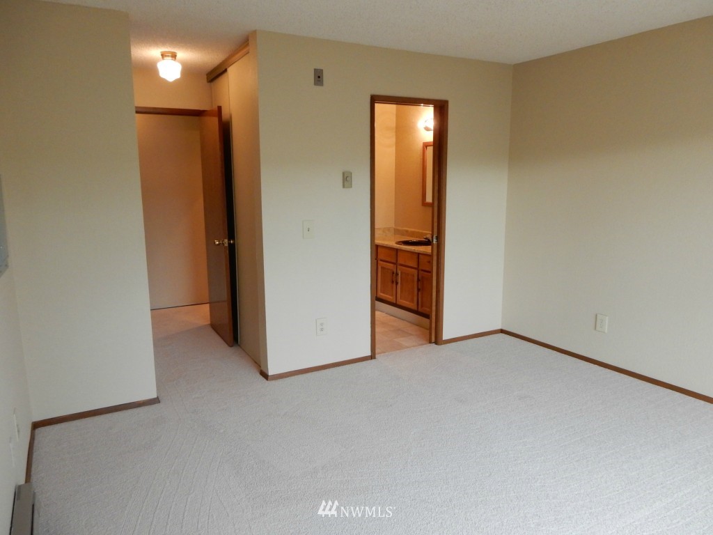 1175 Harrington Place Northeast, Unit 111 Renton, WA 98056 - Photo 11 of 15 Gallery Image 11