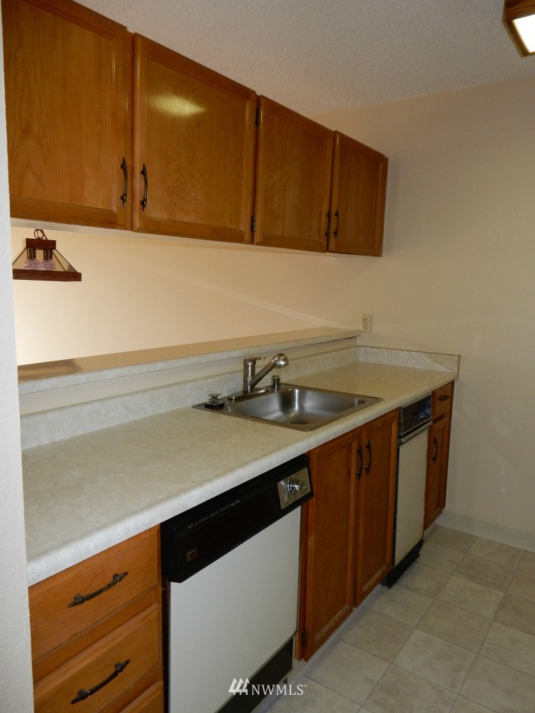 1175 Harrington Place Northeast, Unit 111 Renton, WA 98056 - Photo 5 of 15 Gallery Image 5