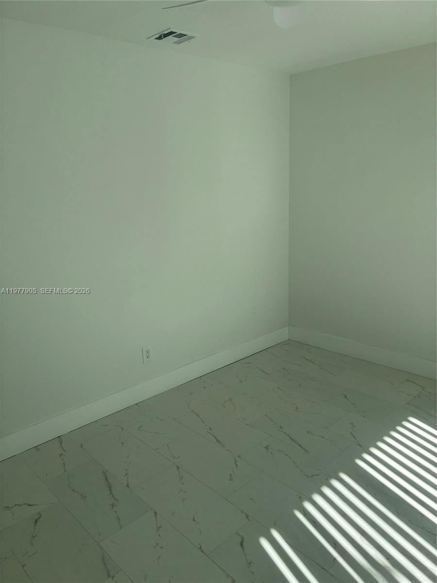 1530 Northeast 33rd Street, Unit 1530 Pompano Beach, FL 33064 - Photo 5 of 6 Living Room