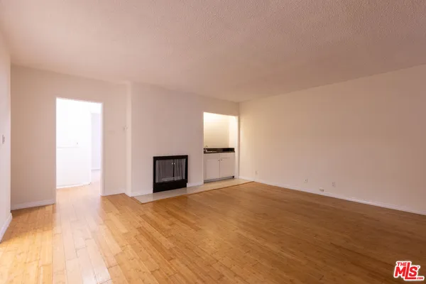 $3,980 | 1033 6th Street, Unit 107, Santa Monica, CA 90403