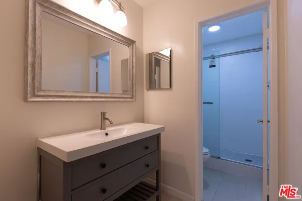 $3,980 | 1033 6th Street, Unit 107, Santa Monica, CA 90403