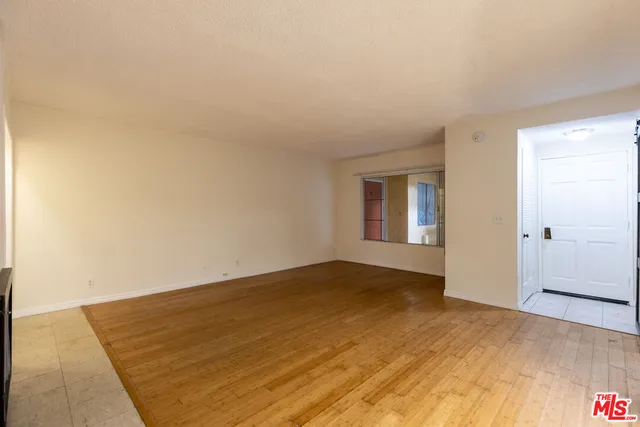 $4,020 | 1033 6th Street, Unit 107, Santa Monica, CA 90403