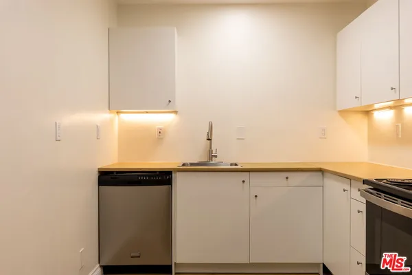 $3,980 | 1033 6th Street, Unit 107, Santa Monica, CA 90403