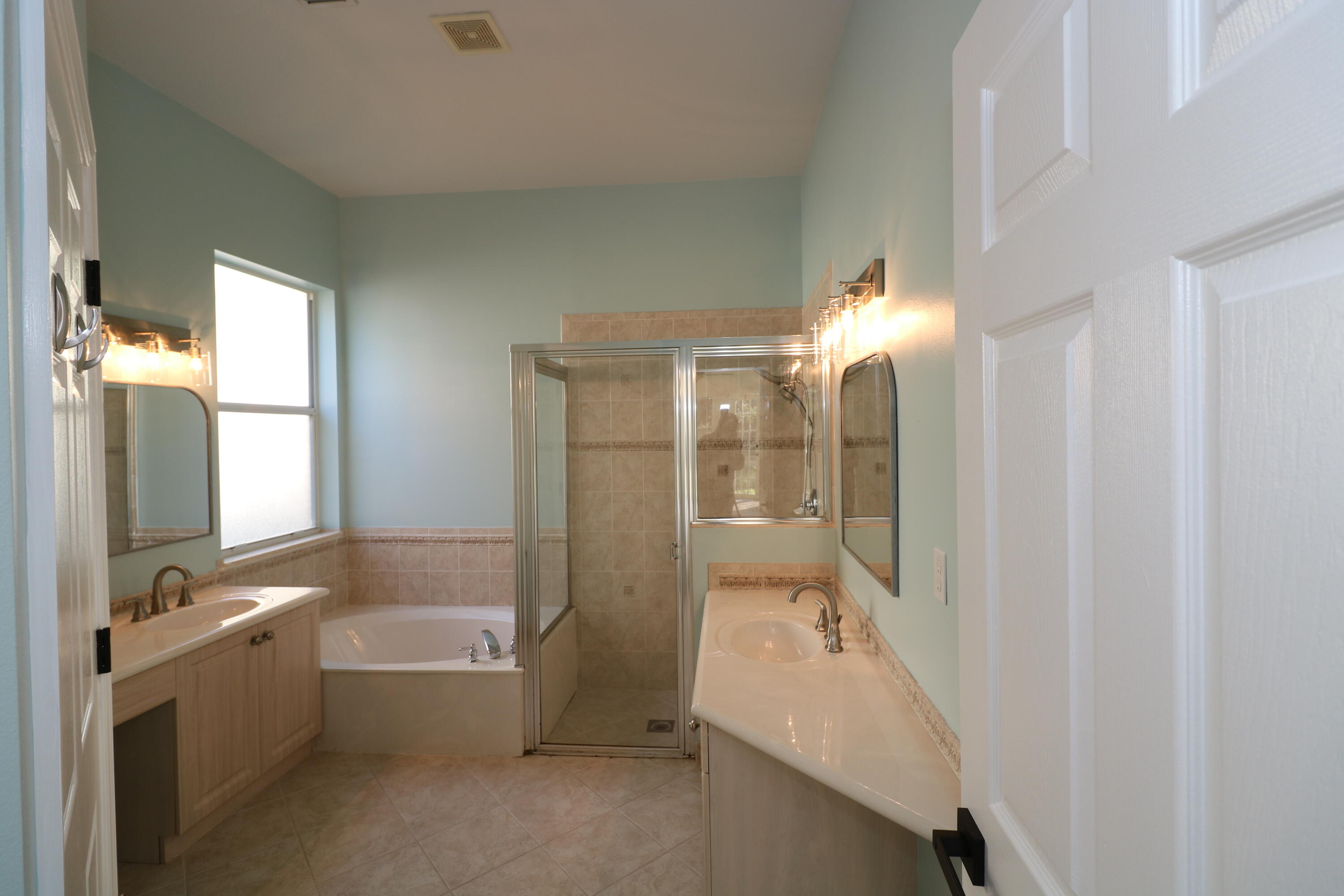 2017 Reston Circle Royal Palm Beach, FL 33411 - Photo 7 of 23 0A4242CF-AD4D-4AE0-BD78-A017107148D9