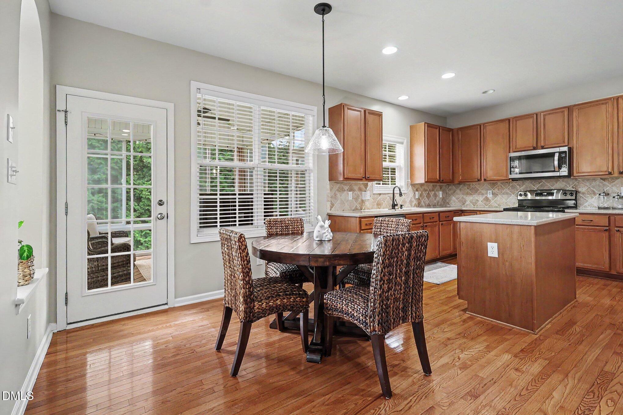 8417 Dunnington Circle Raleigh, NC 27613 - Photo 9 of 40 005_file_5622