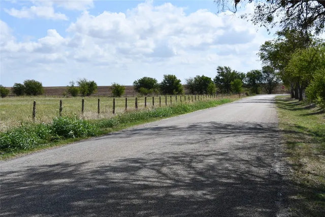 $290,000 | 000 County Road, Oglesby, TX 76561