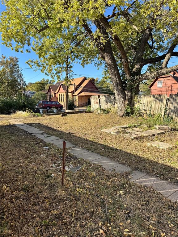 509 Southwest Taylor Street Topeka, KS 66603 - Photo 4 of 21