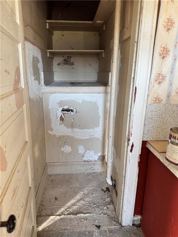 509 Southwest Taylor Street Topeka, KS 66603 - Photo 10 of 21