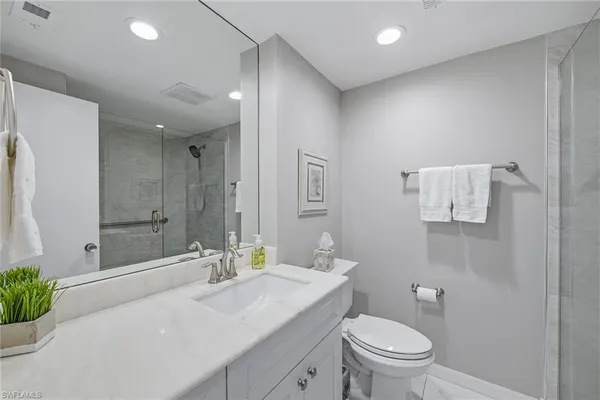 $2,675,000 | 4031 Gulf Shore Boulevard North, Unit 3B, Naples, FL 34103