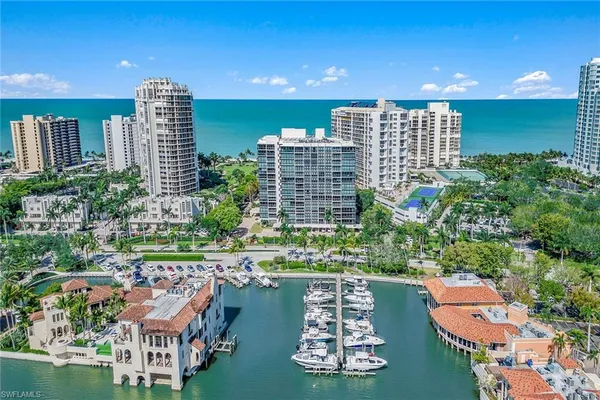 $2,675,000 | 4031 Gulf Shore Boulevard North, Unit 3B, Naples, FL 34103