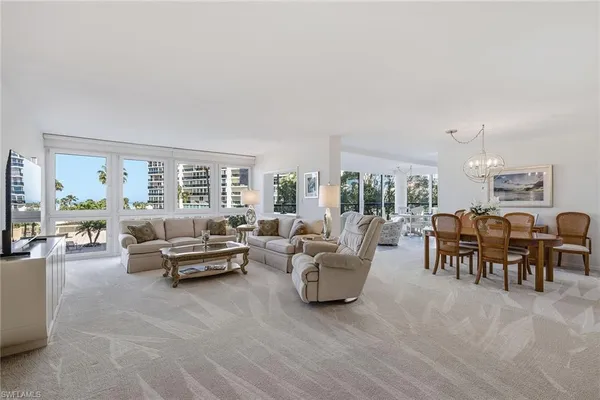 $2,675,000 | 4031 Gulf Shore Boulevard North, Unit 3B, Naples, FL 34103