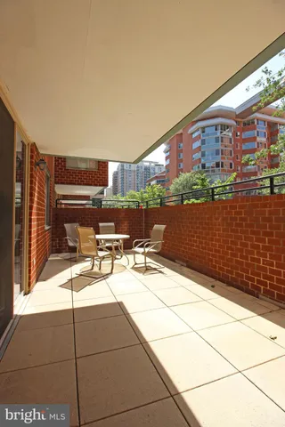 $3,000 | 1045 North Utah Street, Unit 108, Arlington, VA 22203