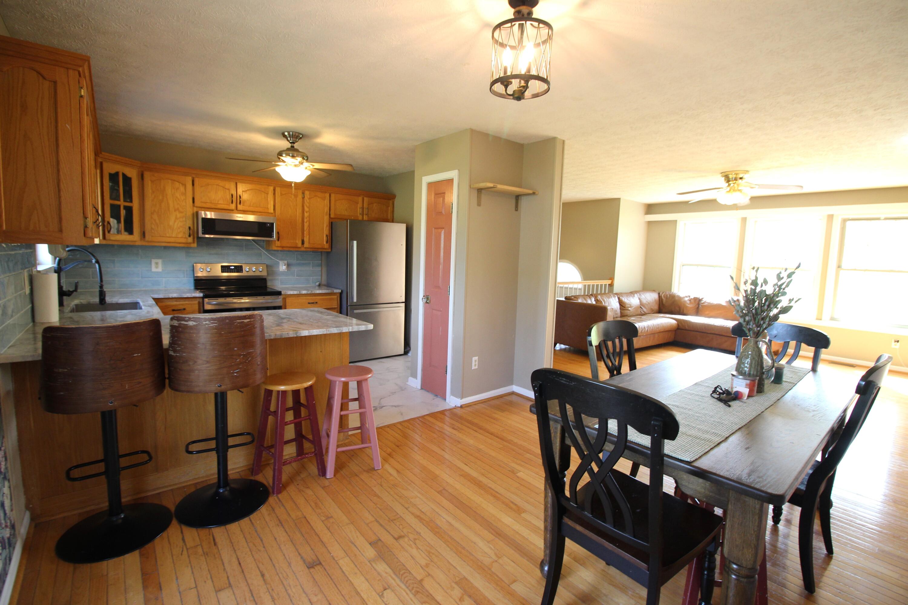 312 Springhurst Drive Berea, KY 40403 - Photo 15 of 45 Dining Area